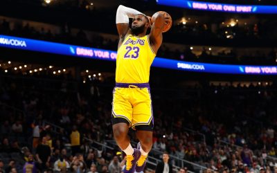 LeBron James: il primo miliardario della NBA, tra canestri e business da Hall of Fame